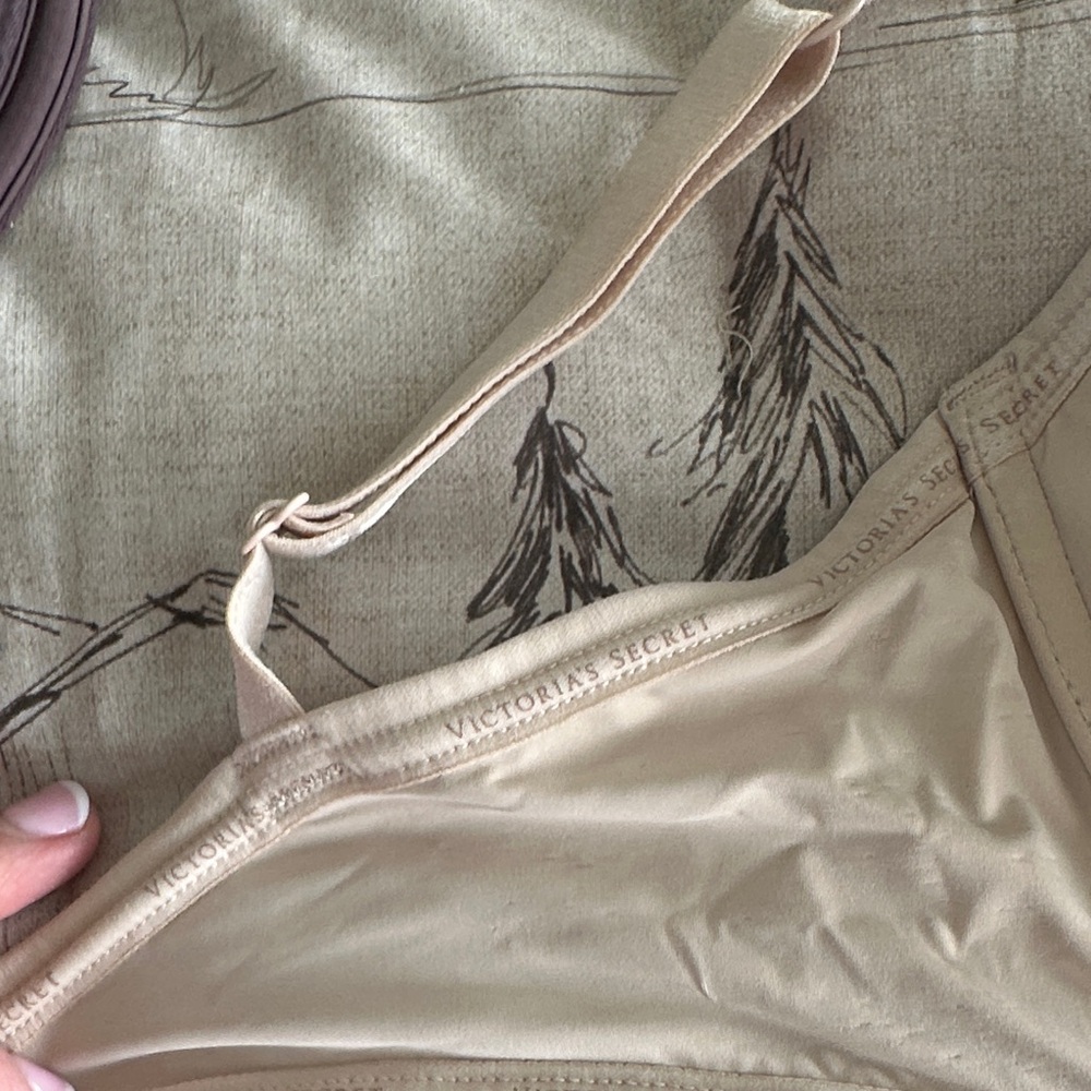 Women’s Padded Bra set!  Brown and Cream 3 great like new bras - spanx, VS & - Picture 8 of 13